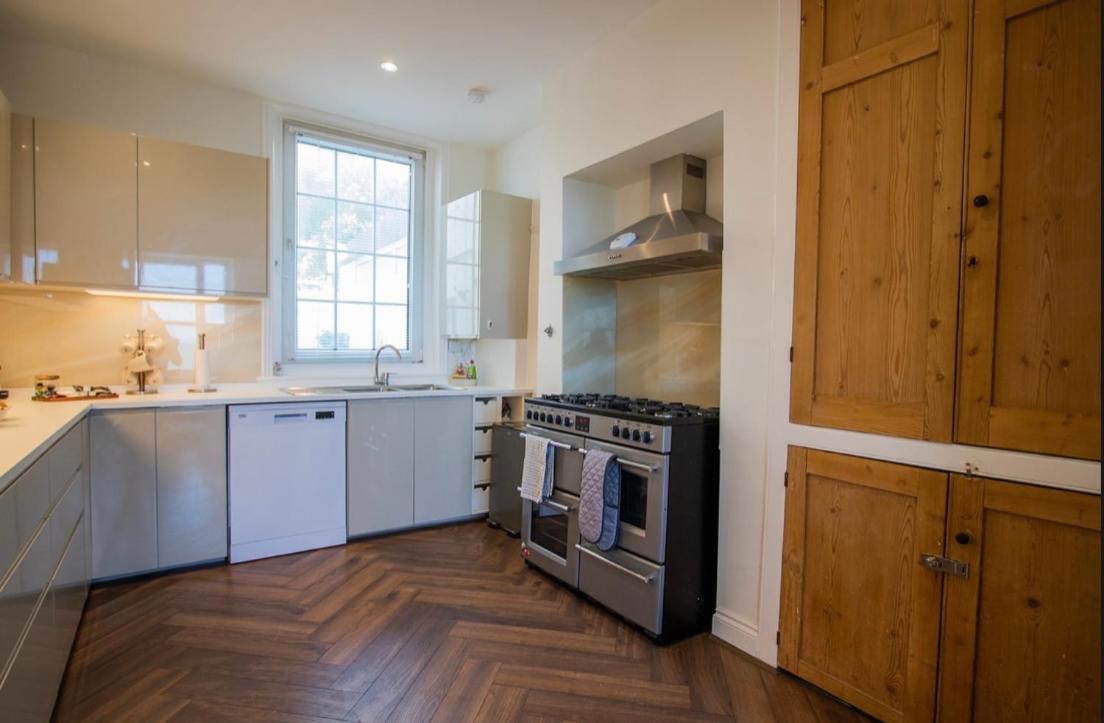 Beach View, 4 Bedroom House Opposite The Sea! Sleeps 10 Sandgate Exteriör bild